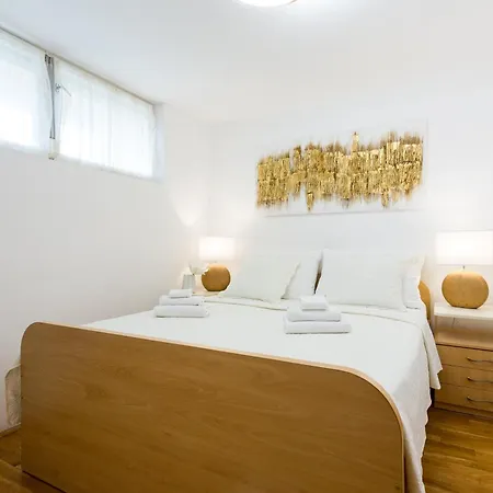 Marin Apartment Split