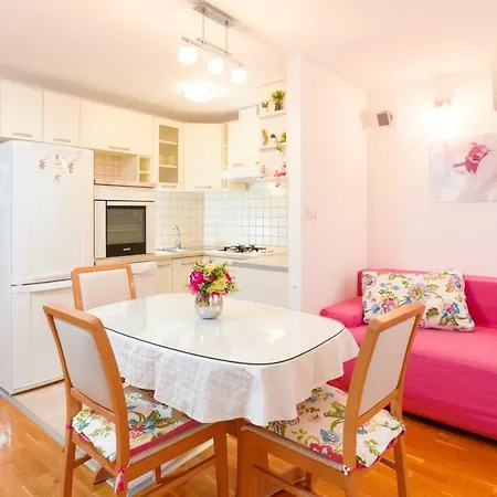 Marin Apartment Split